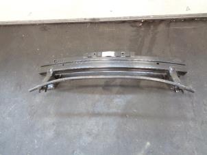 Used Front bumper frame Hyundai i40 CW (VFC) 1.7 CRDi 16V Price on request offered by Autohandel-Smet Gebroeders NV