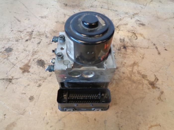 ABS pump from a BMW X3 (F25) sDrive18d 16V 2012
