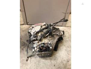 Used Gearbox Kia Rio III (UB) 1.4 CRDi 16V Price on request offered by Autohandel-Smet Gebroeders NV