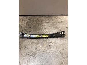Used Rear upper wishbone, right Hyundai i40 CW (VFC) 1.7 CRDi 16V Price on request offered by Autohandel-Smet Gebroeders NV