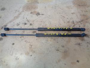 Used Set of gas struts for boot Volkswagen Golf Plus (5M1/1KP) 1.9 TDI 105 Price on request offered by Autohandel-Smet Gebroeders NV