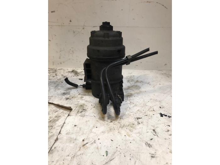 Gebrauchte Kraftstofffiltergehäuse Volvo S60 II (FS) 2.0 D3 20V Preis auf Anfrage angeboten von Autohandel-Smet Gebroeders NV