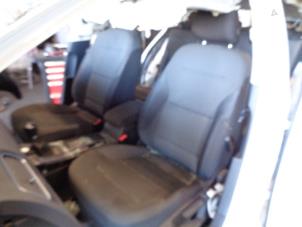 Gebrauchte Sitz rechts Volkswagen Golf VII (AUA) 1.6 TDI 16V Preis auf Anfrage angeboten von Autohandel-Smet Gebroeders NV