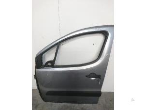Used Rear door 4-door, left Peugeot Partner Tepee (7A/B/C/D/E/F/G/J/P/S) 1.6 BlueHDi 100 4x4 Price on request offered by Autohandel-Smet Gebroeders NV