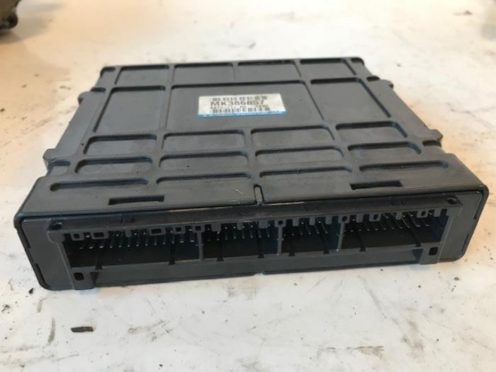 Used Engine management computer Mitsubishi Pajero Canvas Top (V6/7) 3.2 DI-D 16V Price on request offered by Autohandel-Smet Gebroeders NV
