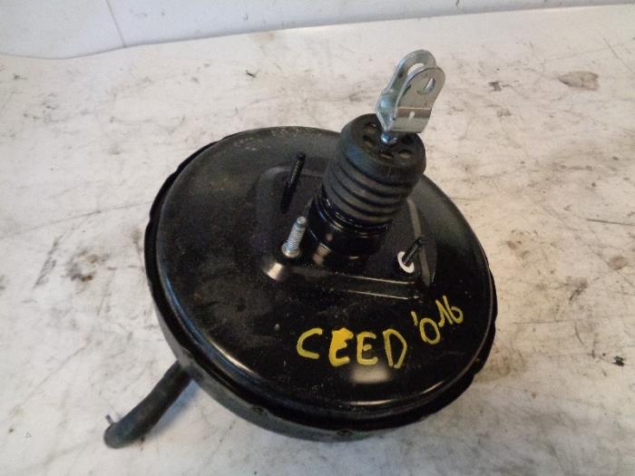 Usagé Assistant de freinage Kia Cee'd (JDB5) 1.0i T-GDi 12V 120 Prix sur demande proposé par Autohandel-Smet Gebroeders NV