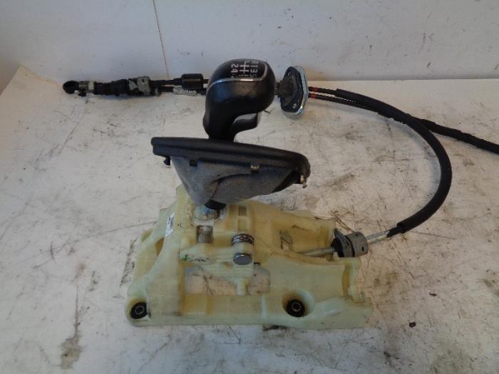 Used Gearbox Kia Cee'd (JDB5) 1.0i T-GDi 12V 120 Price on request offered by Autohandel-Smet Gebroeders NV