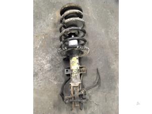 Used Front shock absorber, right Volkswagen Transporter T5 2.5 TDi Price on request offered by Autohandel-Smet Gebroeders NV