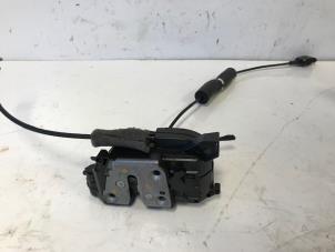 Used Door lock cylinder, right Renault Scénic III (JZ) 1.6 Energy dCi 130 Price on request offered by Autohandel-Smet Gebroeders NV