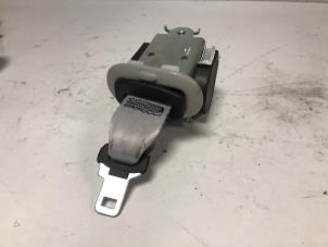 Used Rear seatbelt tensioner, centre Renault Scénic III (JZ) 1.6 Energy dCi 130 Price on request offered by Autohandel-Smet Gebroeders NV