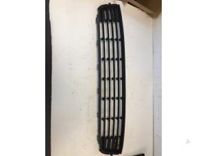 Used Grille strip Volkswagen Caddy Combi III (2KB,2KJ) 2.0 TDI 16V DPF Price on request offered by Autohandel-Smet Gebroeders NV