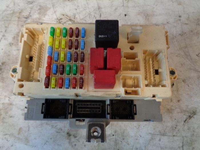 Begagnade Säkringsbox Alfa Romeo 159 Sportwagon (939BX) 1.9 JTDm 16V Pris på förfrågan erbjuds av Autohandel-Smet Gebroeders NV