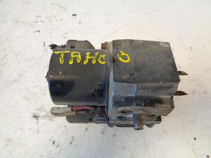 Begagnade ABS-pump Chevrolet Tahoe (GMT400) 5.3 V8 Pris på förfrågan erbjuds av Autohandel-Smet Gebroeders NV