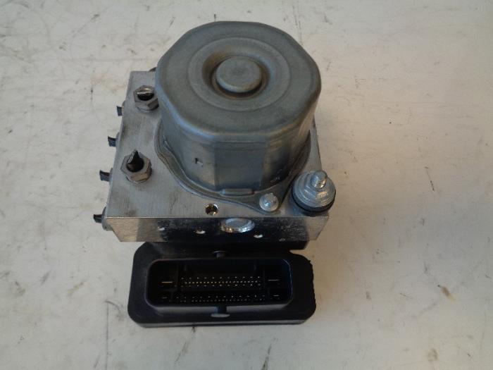 Usagé Pompe ABS Mercedes A (W176) Prix sur demande proposé par Autohandel-Smet Gebroeders NV
