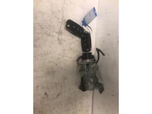 Used Ignition lock + key Volkswagen Beetle (16AE) Price on request offered by Autohandel-Smet Gebroeders NV