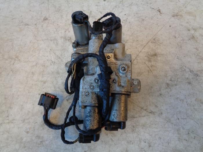 Gebrauchte Pumpfederung (Hydr.) BMW 5 serie Touring (F11) M550d xDrive 24V Preis auf Anfrage angeboten von Autohandel-Smet Gebroeders NV
