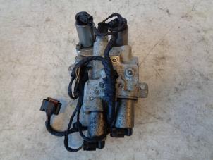Used Hydraulic suspension pump BMW 5 serie Touring (F11) M550d xDrive 24V Price on request offered by Autohandel-Smet Gebroeders NV