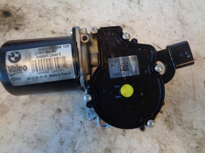 Front wiper motor from a BMW 1 serie (F20) 114d 1.5 12V TwinPower 2016