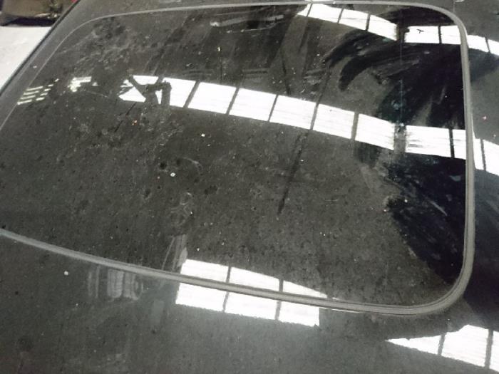Cristal de techo deslizante cristal de un BMW X6 (F16) xDrive30d 3.0 24V 2015