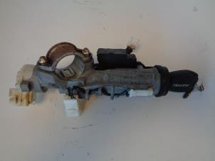 Used Ignition lock + key Isuzu D-Max (TFR/TFS) 2.5 D Twin Turbo Price on request offered by Autohandel-Smet Gebroeders NV