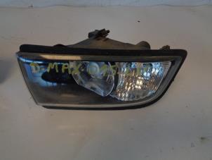 Used Fog light, front left Isuzu D-Max (TFR/TFS) 2.5 D Twin Turbo Price on request offered by Autohandel-Smet Gebroeders NV