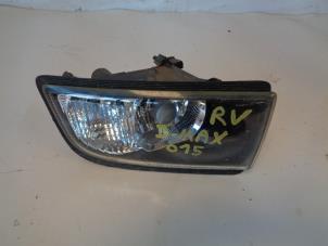 Used Fog light, front right Isuzu D-Max (TFR/TFS) 2.5 D Twin Turbo Price on request offered by Autohandel-Smet Gebroeders NV