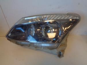 Used Headlight, left Isuzu D-Max (TFR/TFS) 2.5 D Twin Turbo Price on request offered by Autohandel-Smet Gebroeders NV