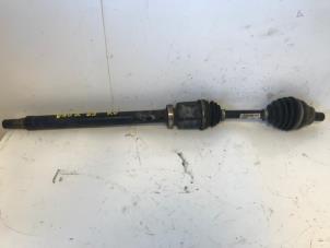 Used Front drive shaft, right Volvo V70 (BW) 2.4 D 20V Price on request offered by Autohandel-Smet Gebroeders NV