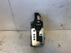 Used Gear stick Volvo V70 (BW) 2.4 D 20V Price on request offered by Autohandel-Smet Gebroeders NV