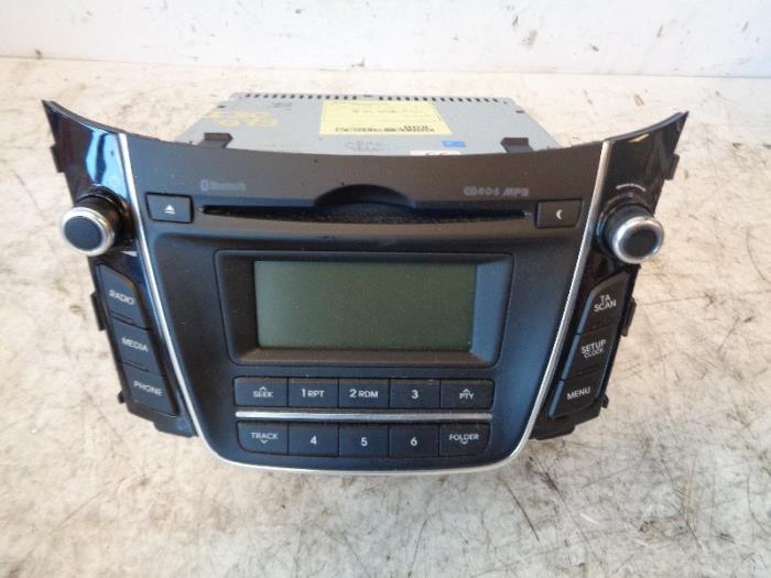 Radio d'un Hyundai i30 Coupe (GDHB3) 1.4 16V 2013