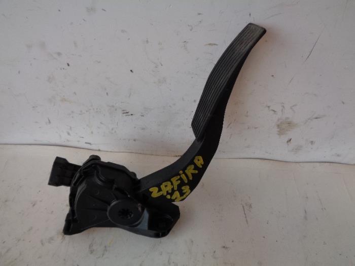 Begagnade Gaspedalsensor Opel Zafira Tourer (P12) 2.0 CDTI 16V 130 Ecotec Pris på förfrågan erbjuds av Autohandel-Smet Gebroeders NV