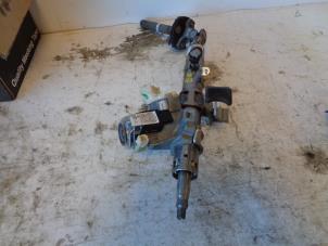 Used Steering column housing complete Toyota Hi-lux IV 2.5 D4-D 16V Price on request offered by Autohandel-Smet Gebroeders NV