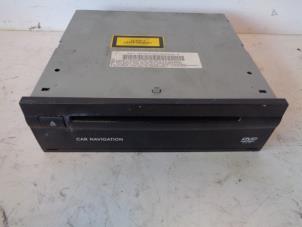 Used CD player Mercedes SLK (R171) 1.8 200 K 16V Price on request offered by Autohandel-Smet Gebroeders NV