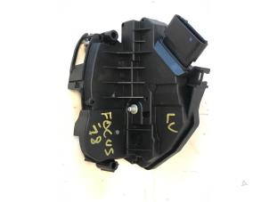Used Lock plate Ford Focus 3 1.0 Ti-VCT EcoBoost 12V 100 Price on request offered by Autohandel-Smet Gebroeders NV