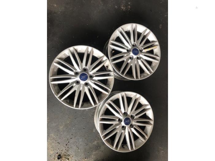 Wheel from a Ford Focus 3 1.0 Ti-VCT EcoBoost 12V 100 2018