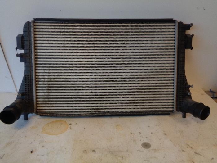 Usagé Radiateur Skoda Octavia Combi (5EAC) 1.6 TDI GreenTec 16V Prix sur demande proposé par Autohandel-Smet Gebroeders NV