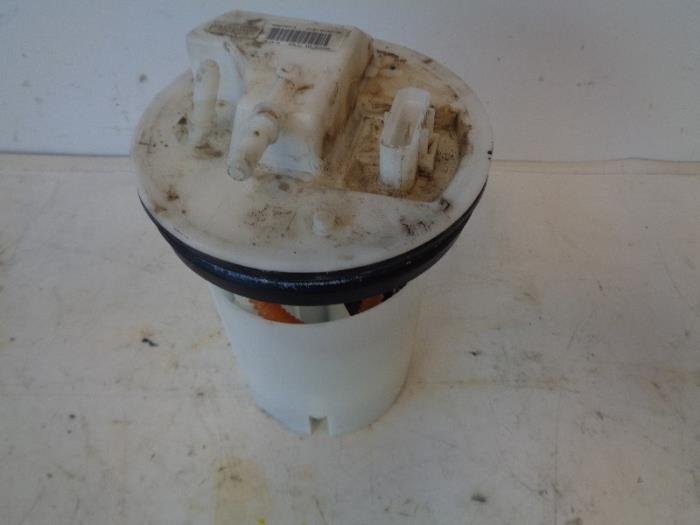 Electric fuel pump from a Ford Fiesta 6 (JA8) 1.0 EcoBoost 12V 100 2016