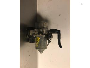 Usagé Pompe à eau Volkswagen Polo VI (AW1) 1.0 TSI 12V Prix sur demande proposé par Autohandel-Smet Gebroeders NV