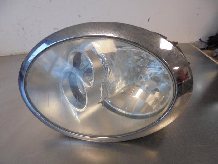 Używane Reflektor prawy Austin Mini Open (R52) 1.6 16V Cooper Cena na żądanie oferowane przez Autohandel-Smet Gebroeders NV