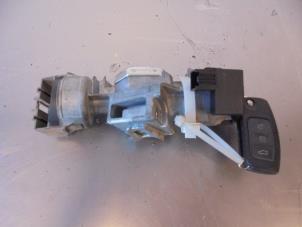 Used Ignition lock + key Ford S-Max (GBW) 1.8 TDCi 16V Price on request offered by Autohandel-Smet Gebroeders NV