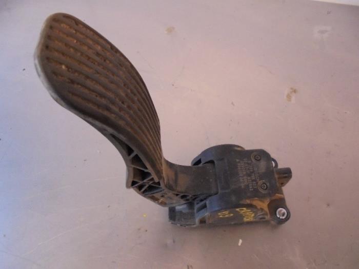 Begagnade Gaspedalsensor Volkswagen Crafter 2.5 TDI 30/32/35/46/50 Pris på förfrågan erbjuds av Autohandel-Smet Gebroeders NV