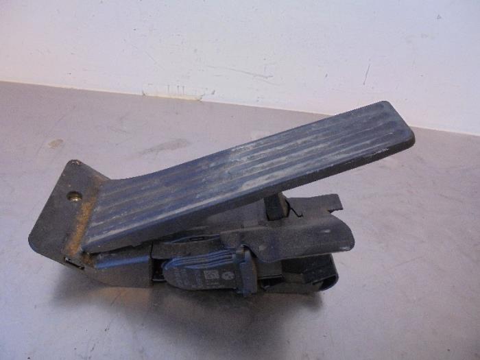 Begagnade Gaspedalsensor BMW 3 serie (F30) 320d 2.0 16V Pris på förfrågan erbjuds av Autohandel-Smet Gebroeders NV