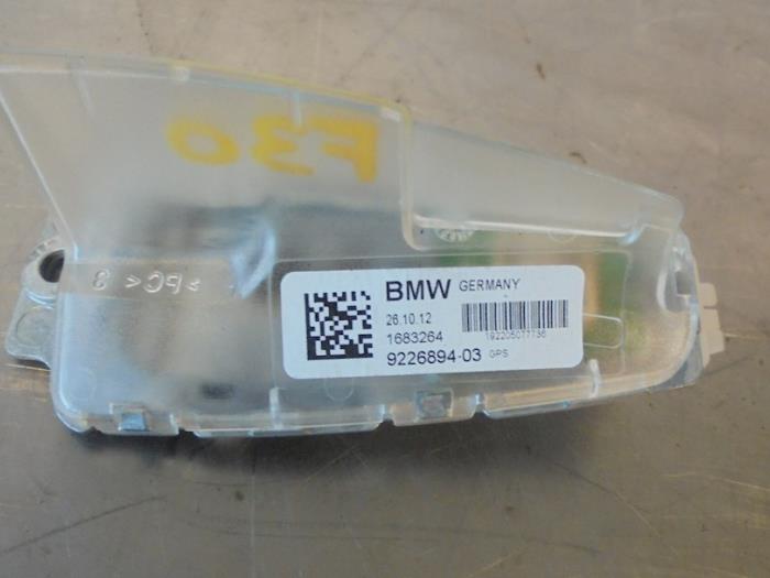Używane Antena GPS BMW 3 serie (F30) 320d 2.0 16V Cena na żądanie oferowane przez Autohandel-Smet Gebroeders NV