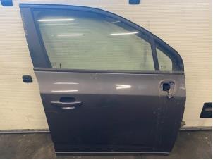 Used Front door 4-door, right Chevrolet Orlando (YYM/YYW) Price on request offered by Autohandel-Smet Gebroeders NV