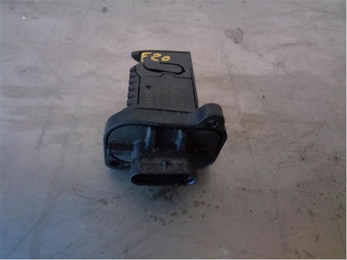 Used Airflow meter BMW 1 serie (F20) 125d 2.0 16V Price on request offered by Autohandel-Smet Gebroeders NV