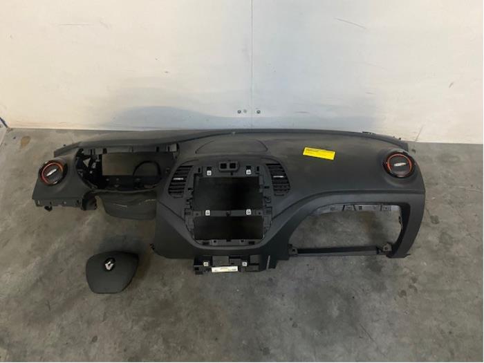 Begagnade Airbagset Renault Captur I (2R) 1.5 Energy dCi 90 FAP Pris på förfrågan erbjuds av Autohandel-Smet Gebroeders NV