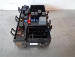 Usados Caja de fusibles Ford Mondeo V 2.0 TDCi 150 16V Precio de solicitud ofrecido por Autohandel-Smet Gebroeders NV