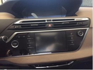 Used Navigation set Citroen C4 Picasso (3D/3E) 2.0 Blue HDI 135 Hybrid Price on request offered by Autohandel-Smet Gebroeders NV