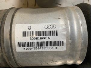 Used Rear shock absorber, left Volkswagen Phaeton (3D) Price on request offered by Autohandel-Smet Gebroeders NV