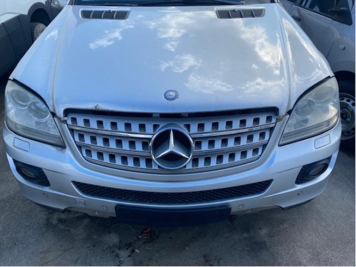 Front end, complete from a Mercedes-Benz ML II (164/4JG)  2008